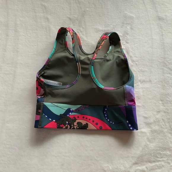 Nike Swoosh Icon Clash Dri-FIT Sports Bra - Picture 5 of 11